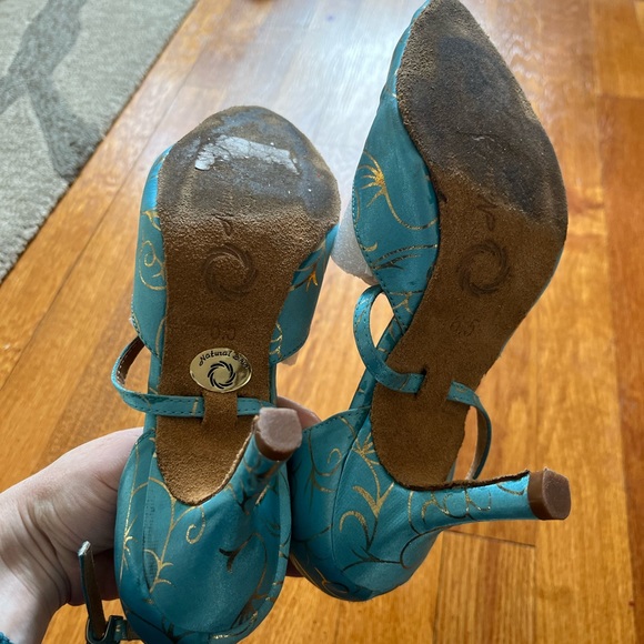 Turquoise ballroom dance shoes - Picture 5 of 6